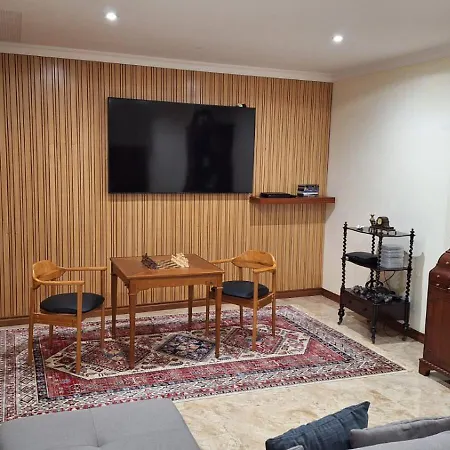דירה Theo's House *