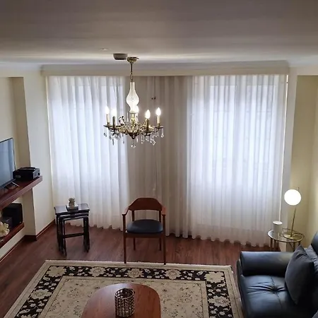 Theo's House Φουνκάλ