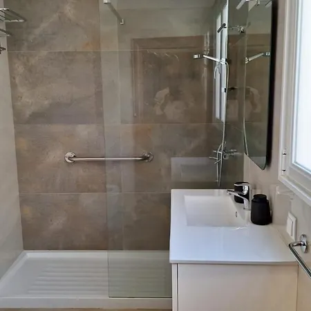 Theo's House アパート *